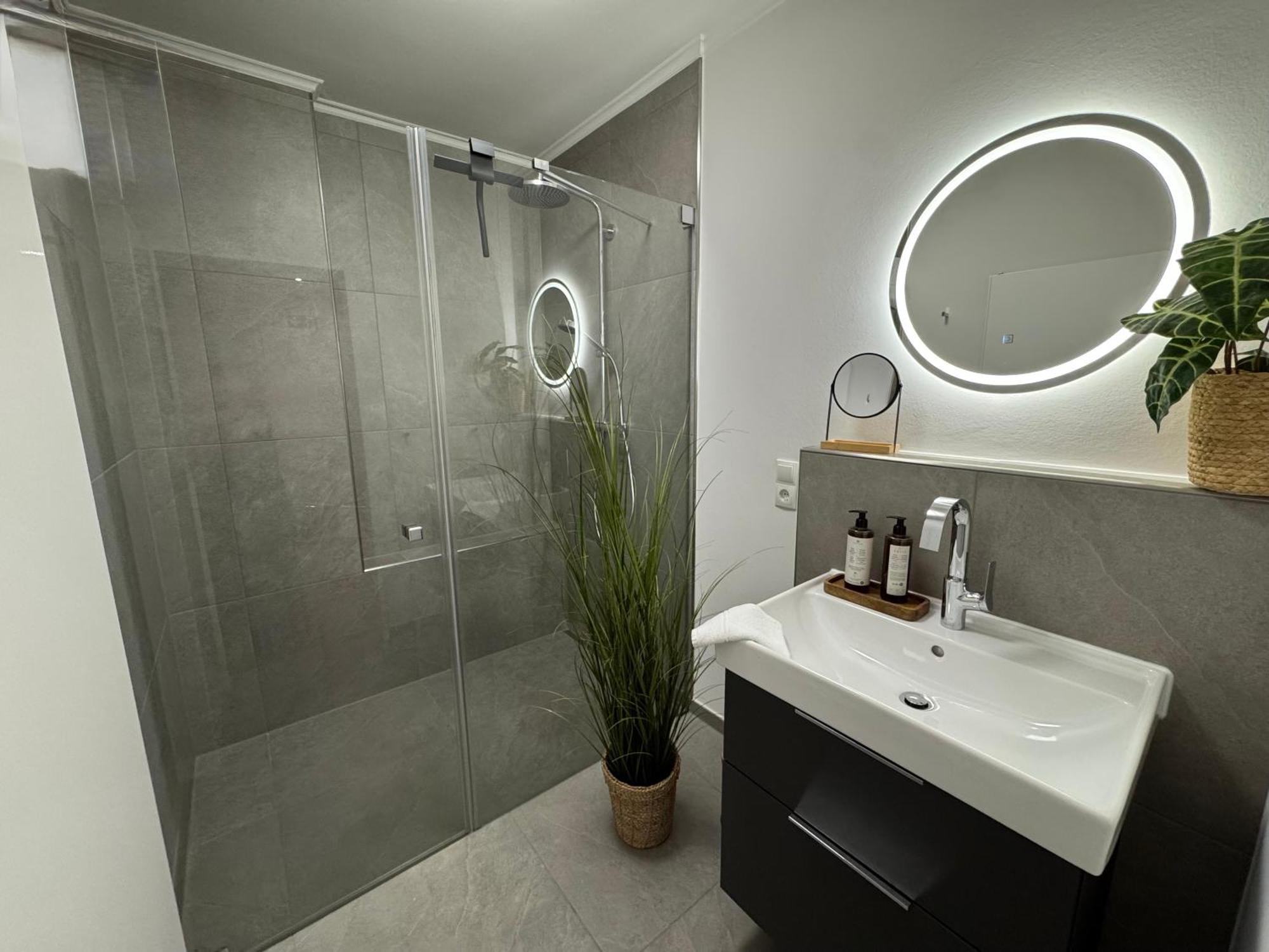 Mel&Bens Modern Oak-Apartments Fuer Bis Zu 12 Personen Бремен Экстерьер фото